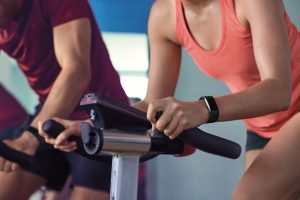 fitbit-charge-2_woman_spin_lifestyle